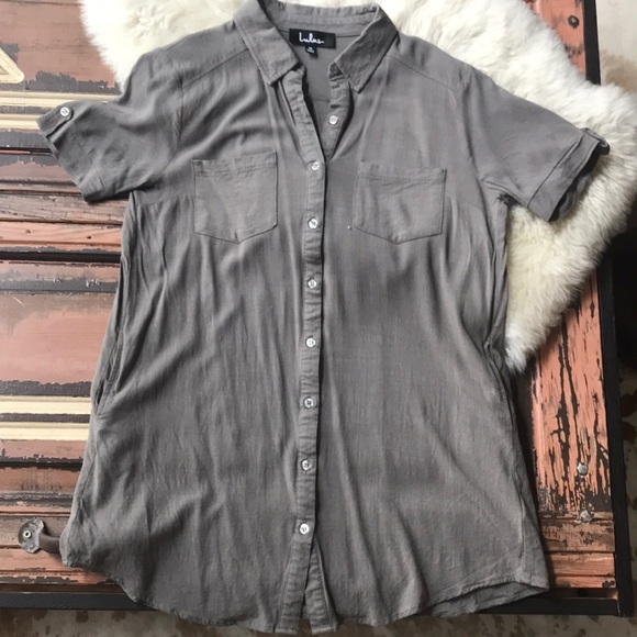 Lulu button up t shirt - Picture 1 of 4